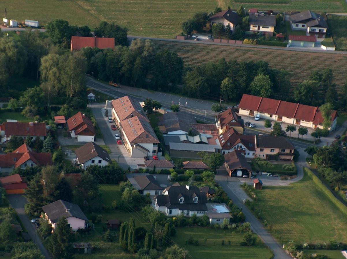 Apartmenthausmannstaetten Hausmannstatten Dış mekan fotoğraf